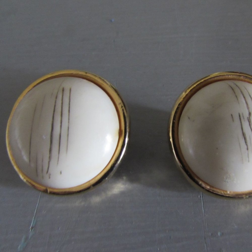 Vintage Georgiou Domed Gold Tone  Earrings 1"